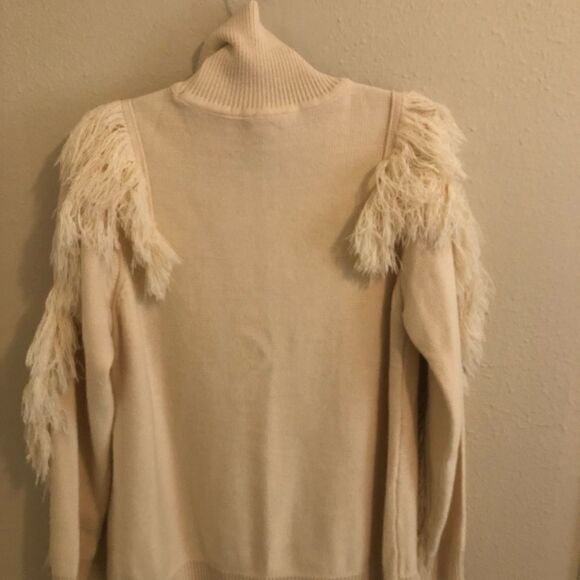 Cute & Cozy Sweater EUC - Picture 4 of 7